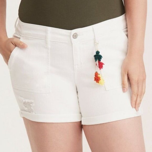 torrid Pants - NEW Torrid 24W White Denim Jean SHORTS Shreds Rips